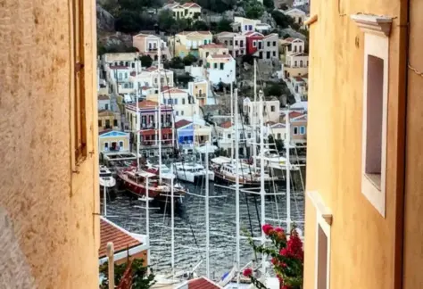 simi streets with port view